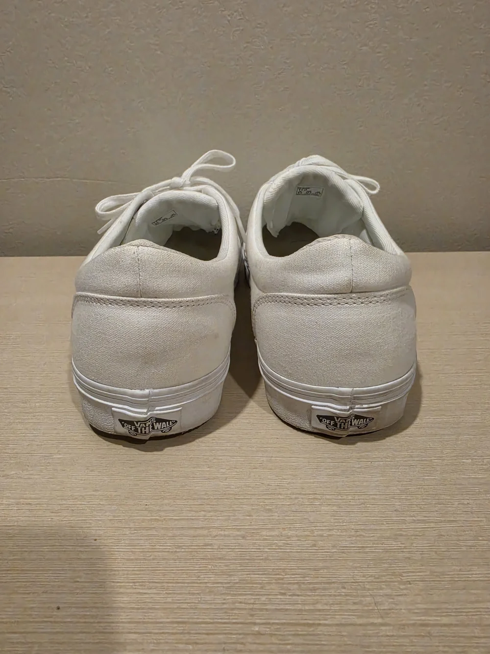 Vans Era Canvas Low Top Sneakers All White Women’s Size 11 / Men’s 9.5